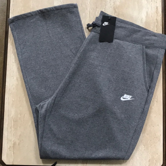 Nike Pants - NWT Nike pants